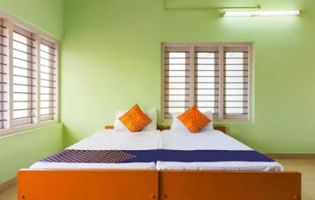 Zaina Tourist Home Kollam Exterior foto