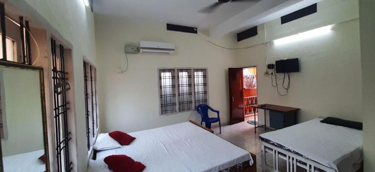 Zaina Tourist Home Kollam Exterior foto